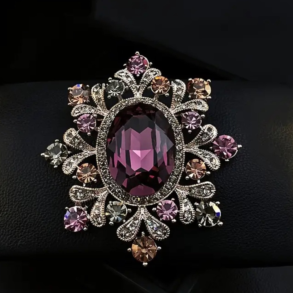 Elegant Purple and Silver tone Brooch